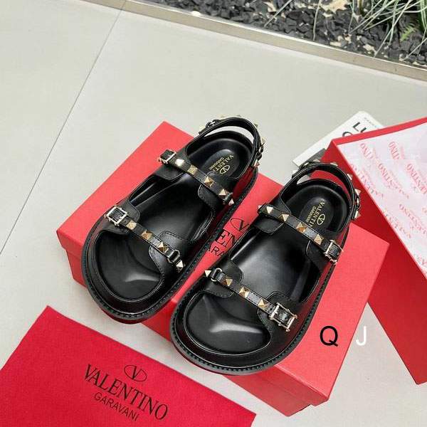 Picture of Valentino Shoes _SKUValentinosz35-40J110520131